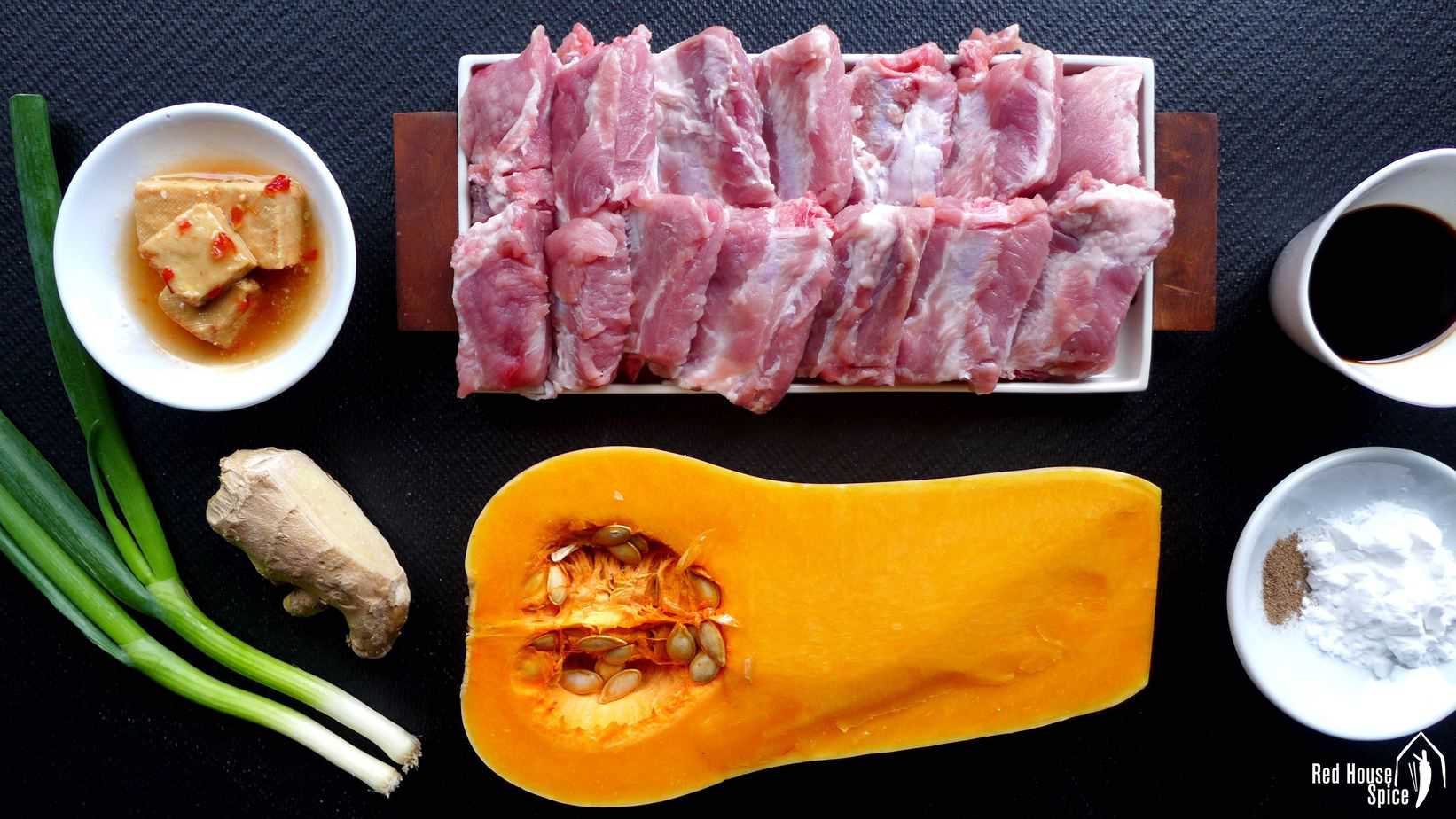 Seasoned with “soy cheese”, these steamed pork ribs leave a unique aroma in your mouth. Butternut squash underneath collects all the flavour from the meat.