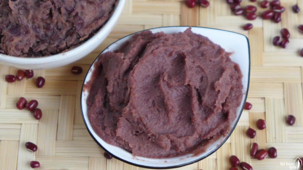 Smooth, fine red bean paste