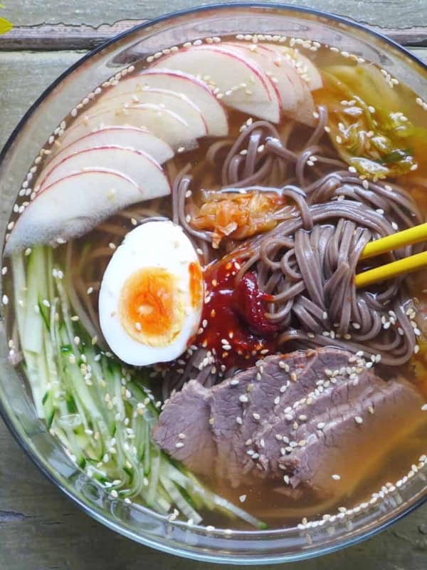 Cold soba noodle soup