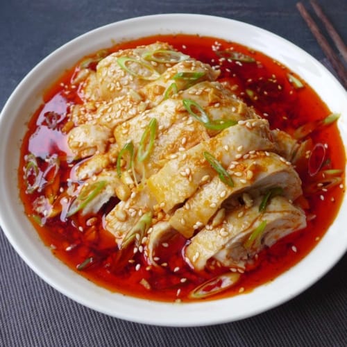 A plate of Sichuan style mouth-watering chicken. Looks super appetizing.