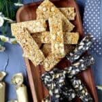 peanut brittle with sesame seeds