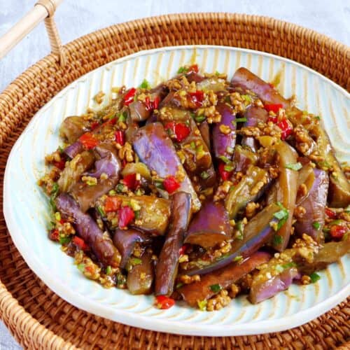 Eggplant stir-fry with garlic sauce