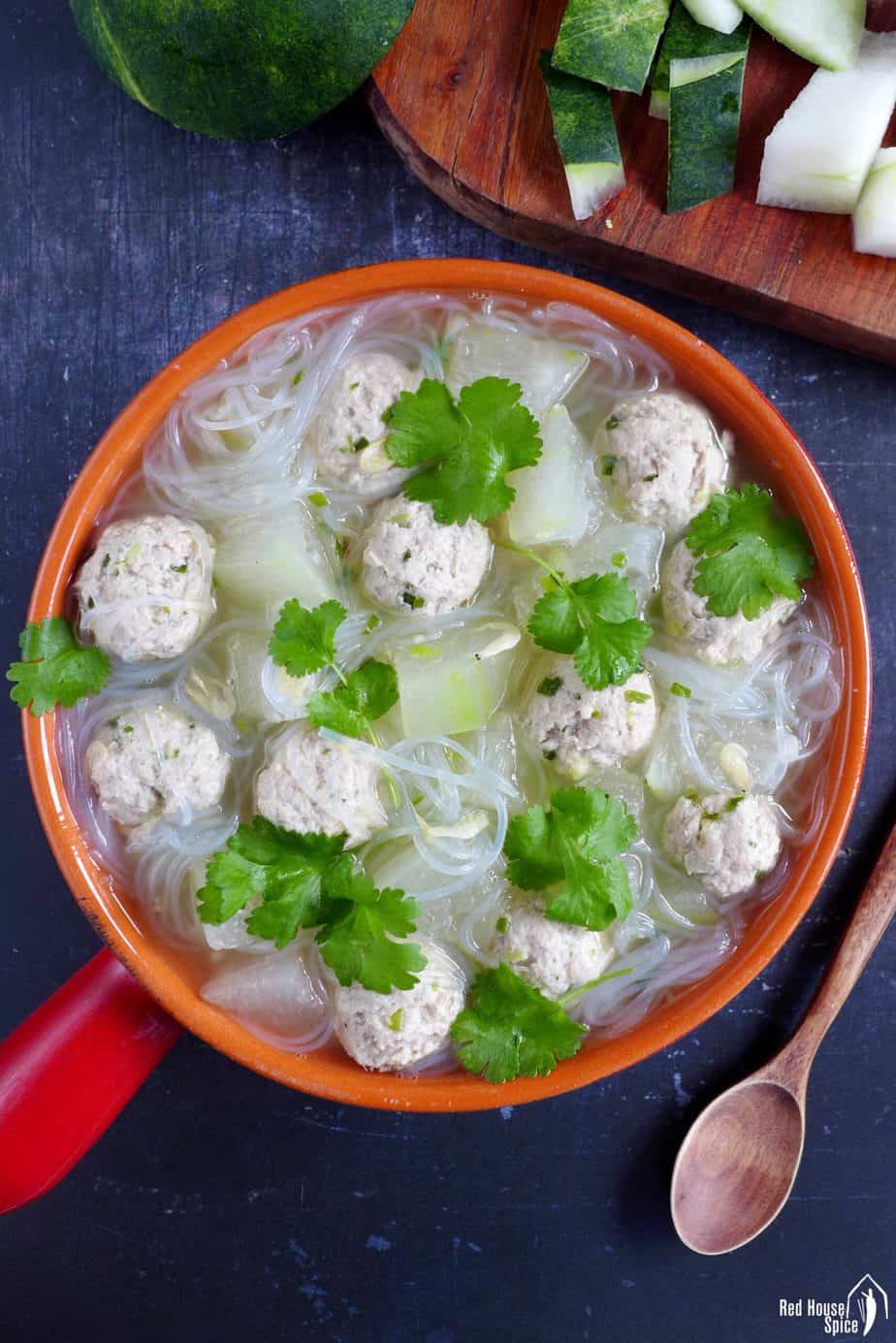 Winter melon cooked with meatballs and mung bean vermicelli.