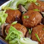Giant lion's head pork meatballs with Napa cabbage