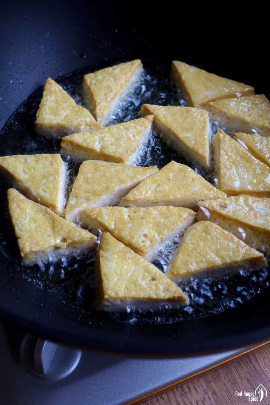 shallow-frying tofu