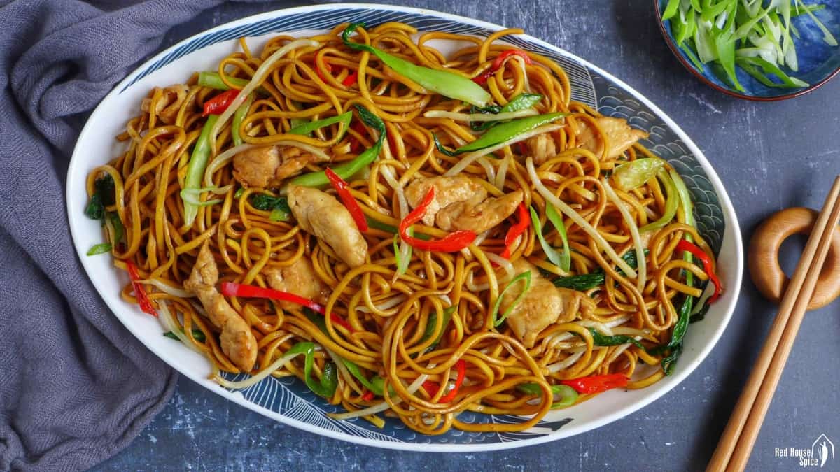 Chow Mein (Chinese Fried Noodles, 炒面)
