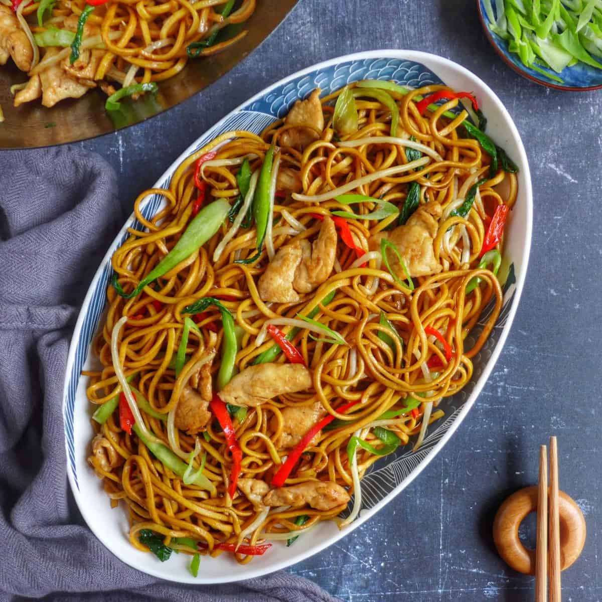Chow Mein (Chinese Fried Noodles, 炒面) - Red House Spice