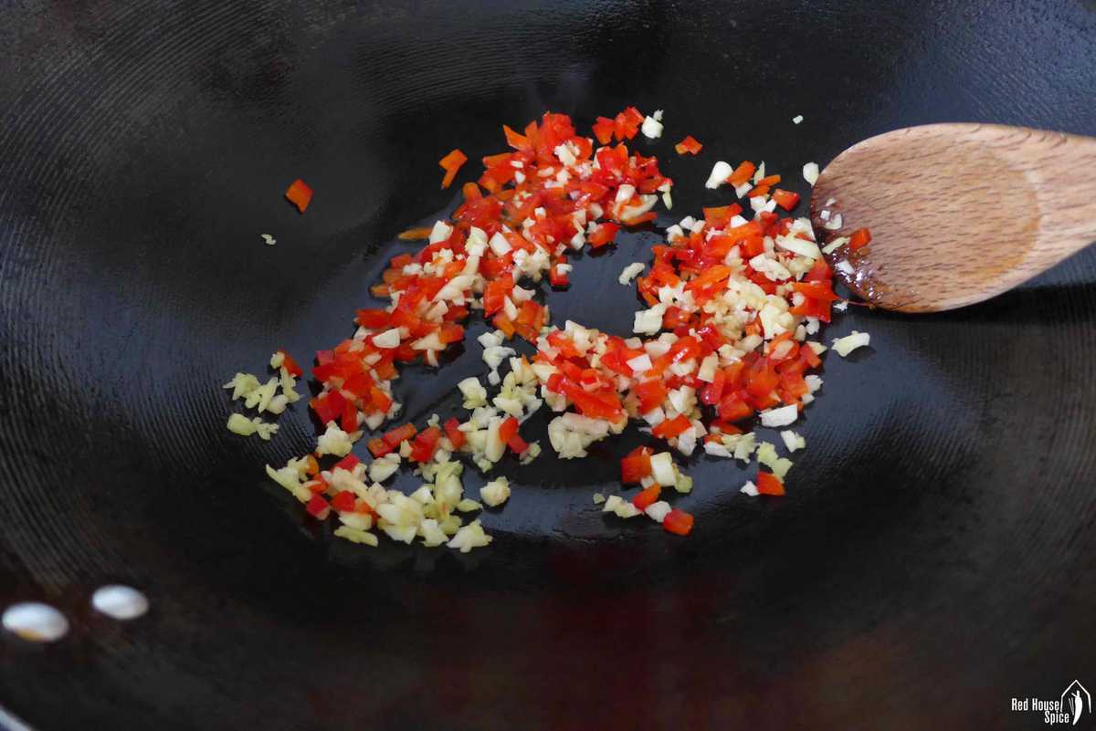frying fresh chilli and garlic