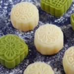 white and green snow skin mooncakes with overlay text that says no-bake mooncakes.