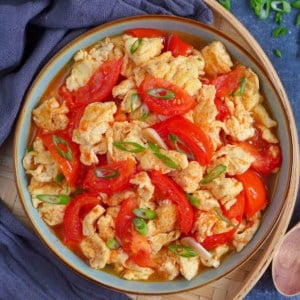 stir-fried tomato and egg with scallions.