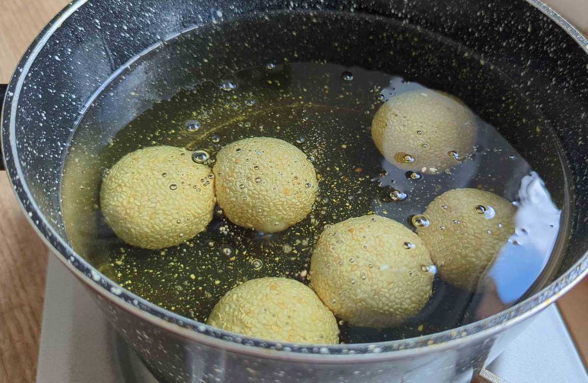 sesame balls in cooking oil.